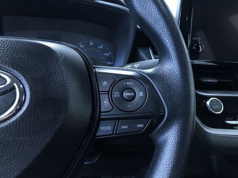 Used 2025 Toyota Corolla LE image 26