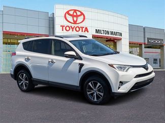 Used 2018 Toyota RAV4 XLE image 1
