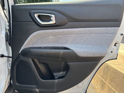 Used 2022 Jeep Compass Latitude image 55