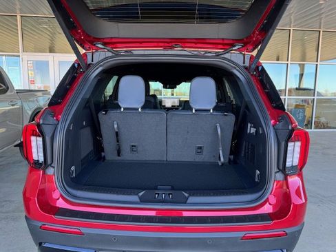 New 2026 Ford Explorer ST-Line w/ ST-Line Street Pack image 5