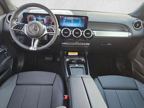 New 2026 Mercedes-Benz GLB 250 image 14