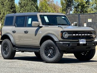 New 2026 Ford Bronco Outer Banks w/ Sasquatch Package AWD/4WD video 2