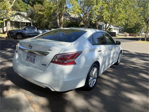 Used 2013 Nissan Altima 2.5 SV w/ 2.5SV Convenience Pkg FWD image 5