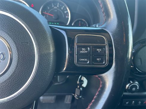 Used 2012 Jeep Wrangler Unlimited Sahara image 23