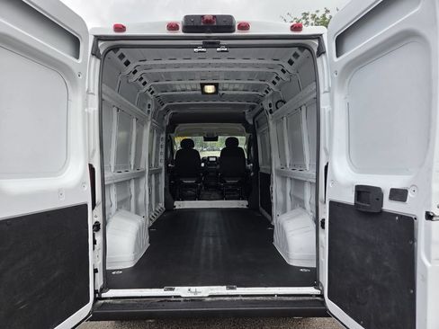 Used 2024 RAM ProMaster 2500 w/ Convenience Group FWD image 18
