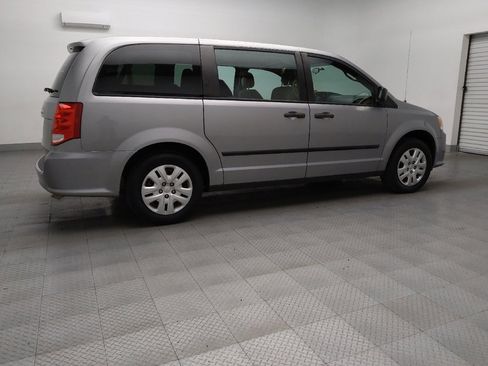 Used 2016 Dodge Grand Caravan American Value Package FWD image 10