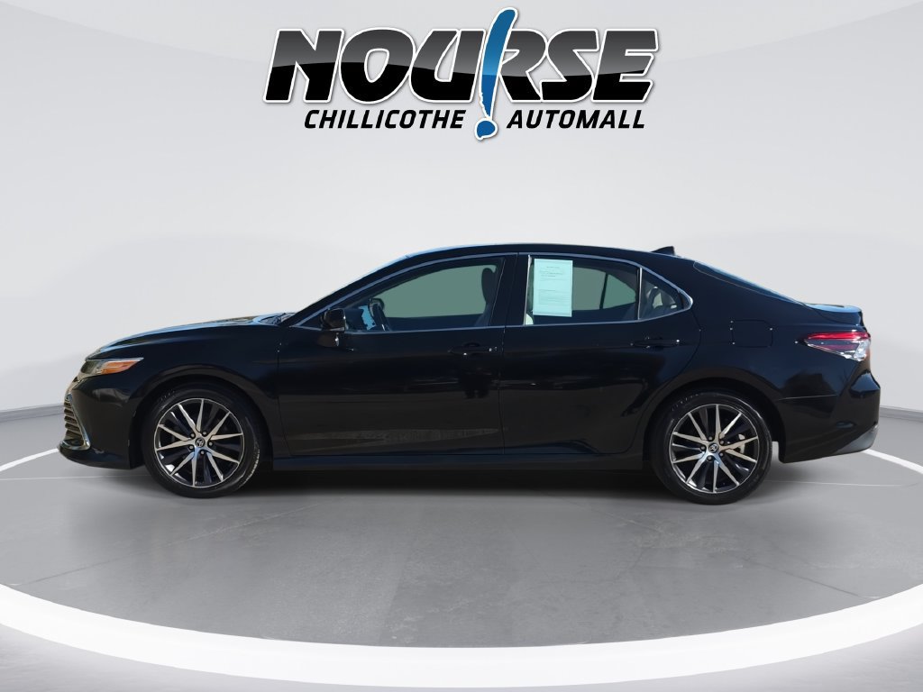 Used 2022 Toyota Camry XLE FWD image 5