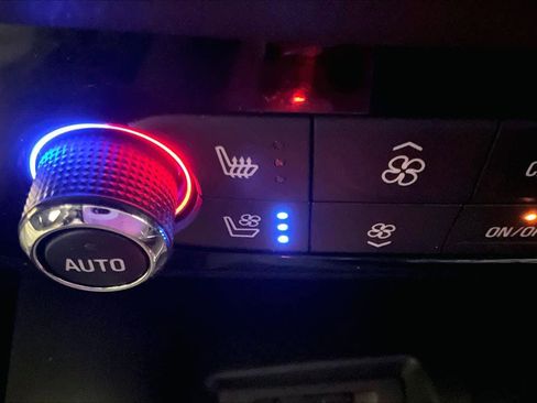 Certified 2023 Buick Enclave Avenir image 36