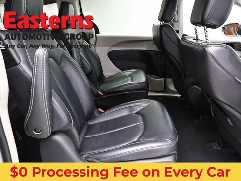 Used 2024 Chrysler Pacifica Limited FWD image 23