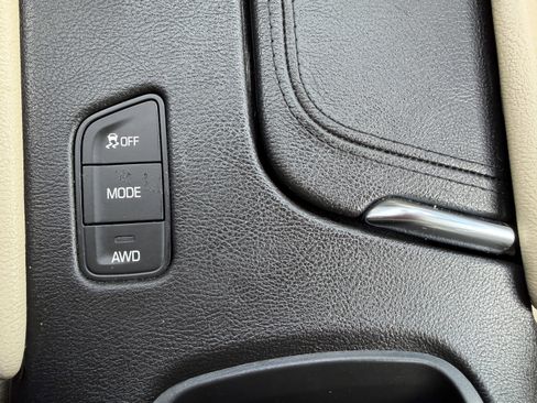 Used 2017 Cadillac XT5 Luxury w/ Driver Awareness Package image 23