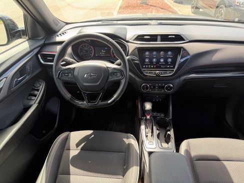 Used 2021 Chevrolet TrailBlazer RS w/ Technology Package FWD image 19