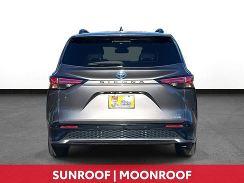 Certified 2022 Toyota Sienna XSE image 8