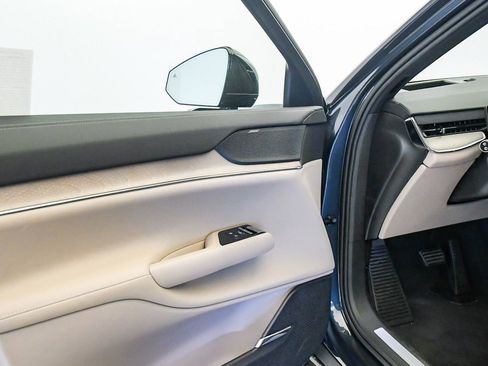 New 2026 Volvo EX90 Plus AWD/4WD image 26