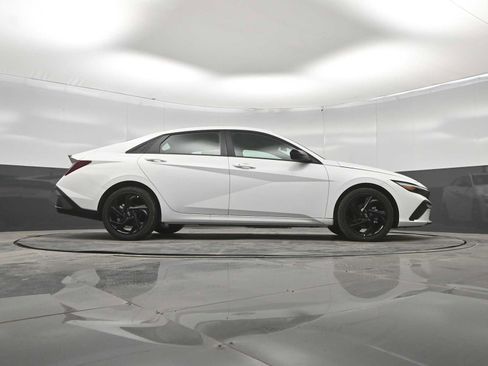 New 2026 Hyundai Elantra SEL Sport FWD image 45