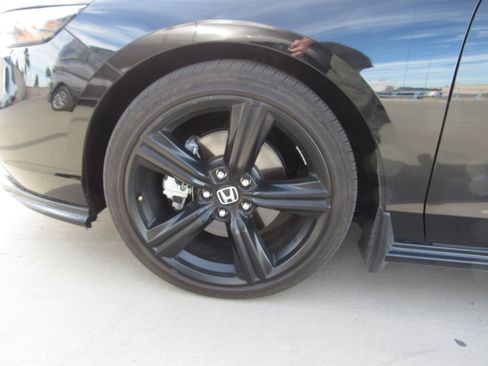 Used 2025 Honda Accord Sport image 5