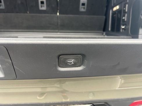 Used 2025 Ford Expedition Tremor AWD/4WD image 13