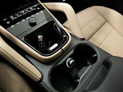 New 2026 Porsche Cayenne image 24