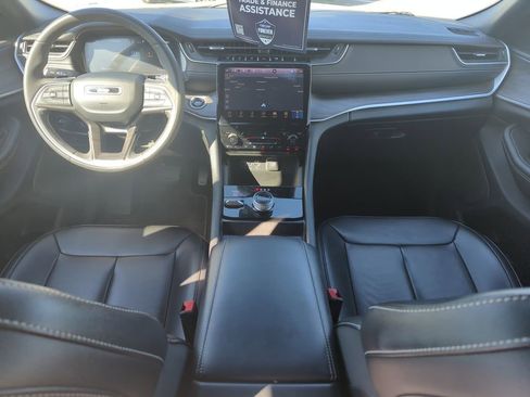Used 2024 Jeep Grand Cherokee Limited w/ Black Appearance Package AWD/4WD image 14