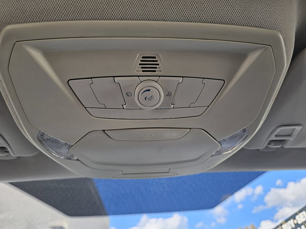 Used 2016 Ford Focus SE w/ Equipment Group 201A FWD image 29