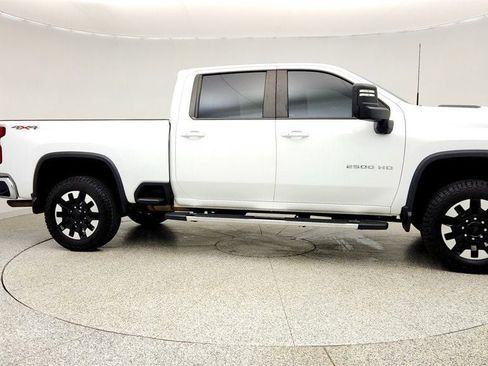 Used 2020 Chevrolet Silverado 2500 LT w/ Convenience Package AWD/4WD image 4