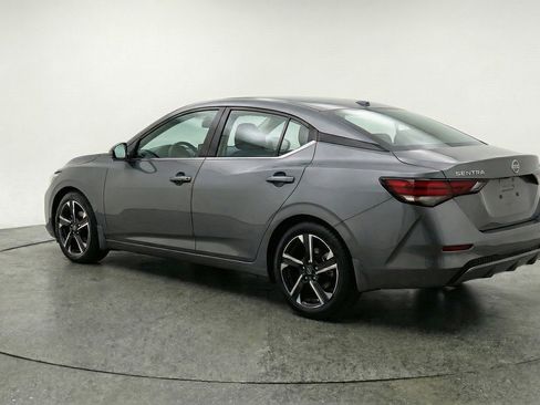 Used 2025 Nissan Sentra SV image 6