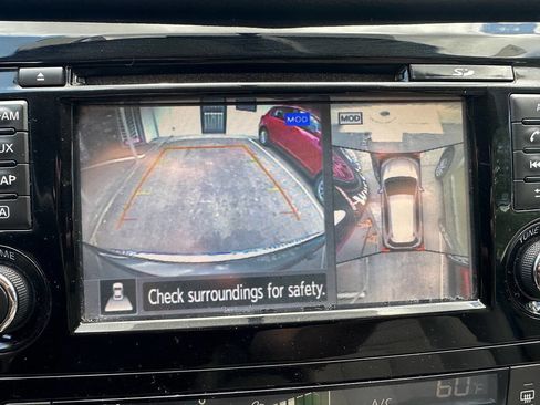 Used 2016 Nissan Rogue SL FWD image 17