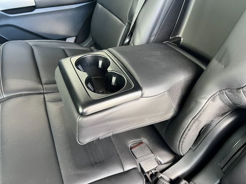 Used 2023 Ford Explorer XLT w/ Equipment Group 202A image 27