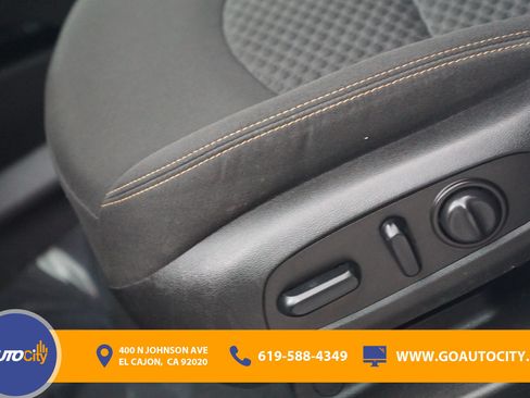 Used 2018 GMC Terrain SLE w/ Driver Convenience Package FWD image 17