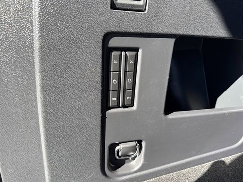 Used 2024 Ford Expedition XLT image 35