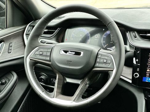 New 2026 Jeep Grand Cherokee Limited image 27