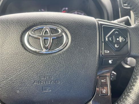 Used 2022 Toyota 4Runner TRD Off-Road Premium AWD/4WD image 26