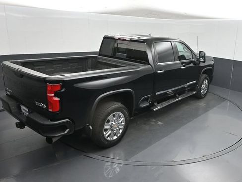 Used 2024 Chevrolet Silverado 2500 High Country w/ High Country Premium Package AWD/4WD image 40