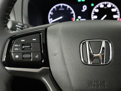 Used 2026 Honda Odyssey Elite image 8