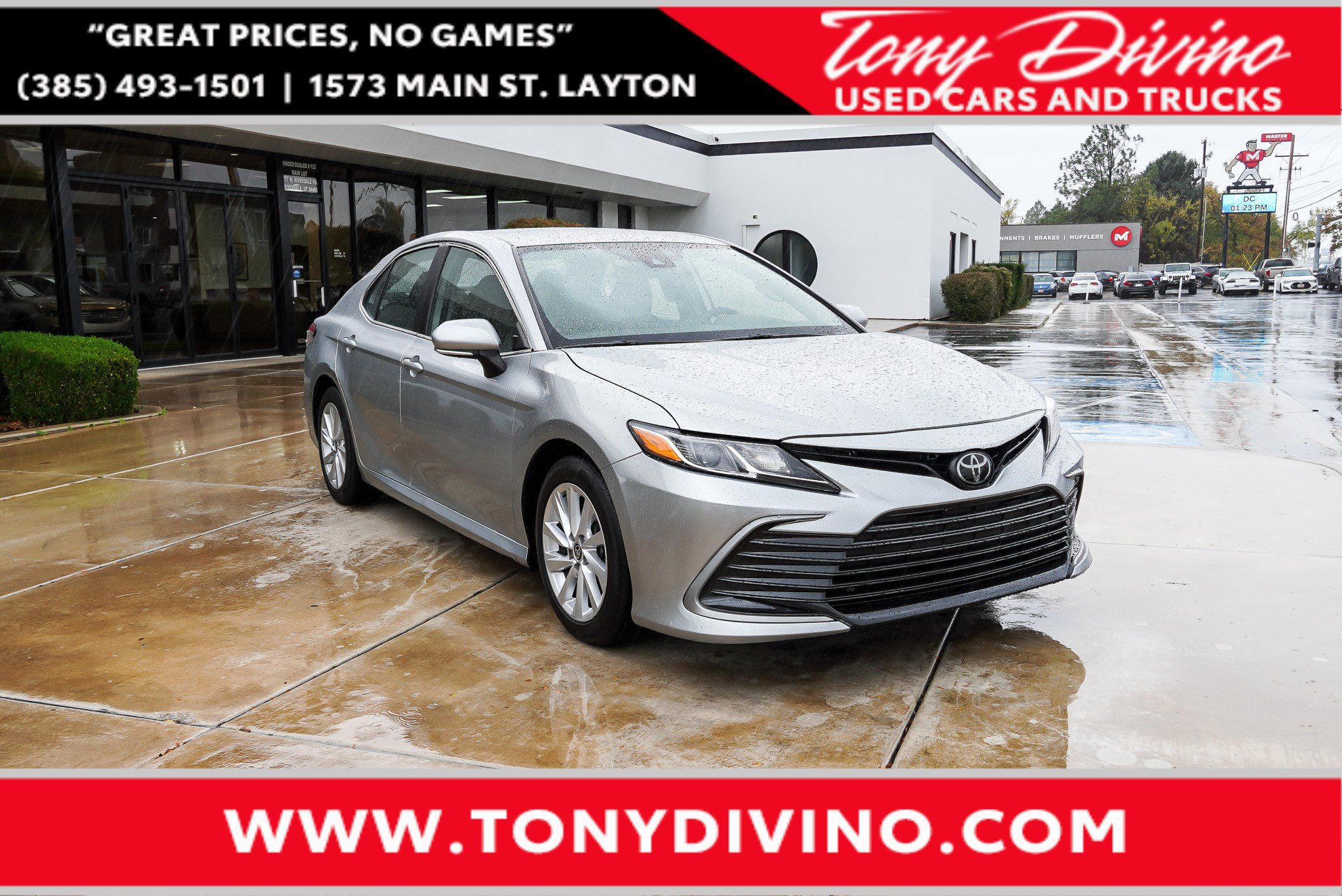 Used 2023 Toyota Camry LE FWD image 1