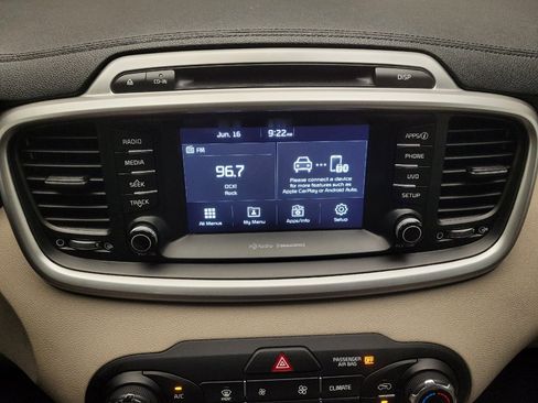 Used 2018 Kia Sorento FWD image 25