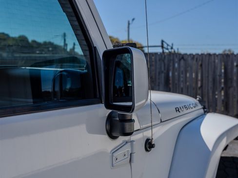 Used 2013 Jeep Wrangler Unlimited Rubicon w/ Connectivity Group image 12