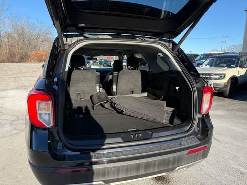 Used 2022 Ford Explorer XLT w/ Equipment Group 202A image 11