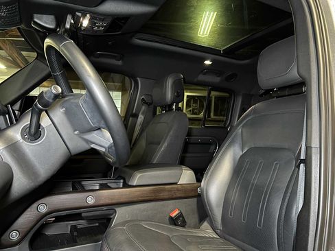 Used 2024 Land Rover Defender 130 X image 24