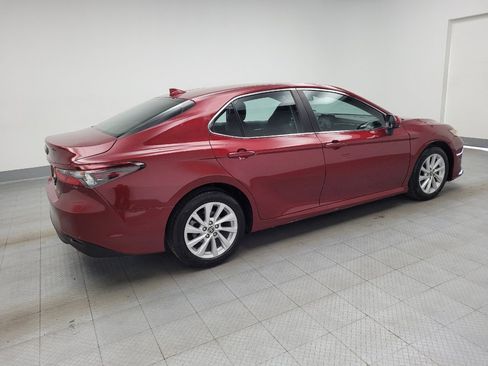 Used 2022 Toyota Camry LE image 10