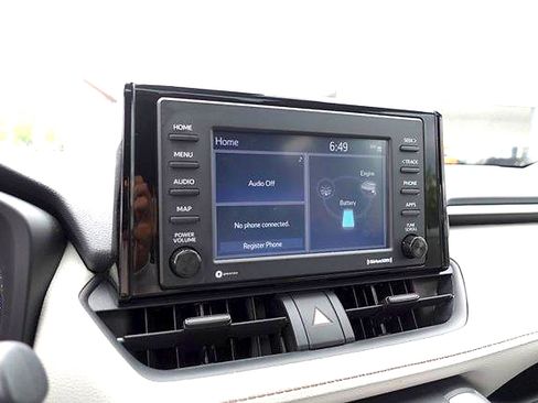 Certified 2021 Toyota RAV4 XLE w/ Convenience Package AWD/4WD image 17