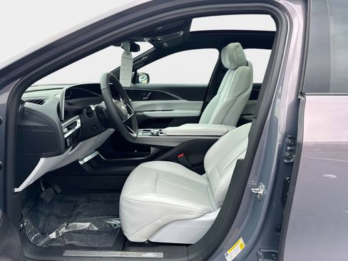 Certified 2024 Cadillac Lyriq Luxury image 18