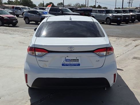 Used 2024 Toyota Corolla LE FWD image 4
