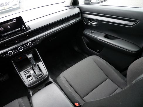 Used 2024 Honda CR-V LX image 11
