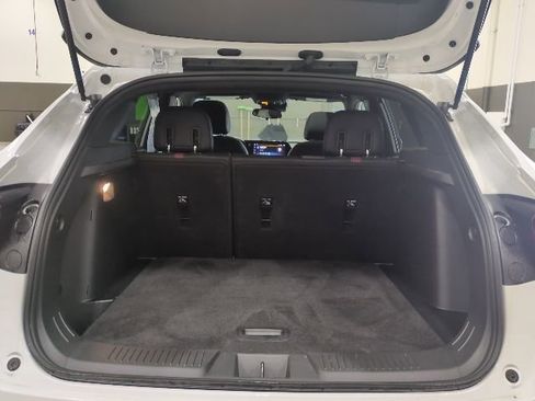 Used 2024 Chevrolet Trax RS w/ Sunroof Package image 12