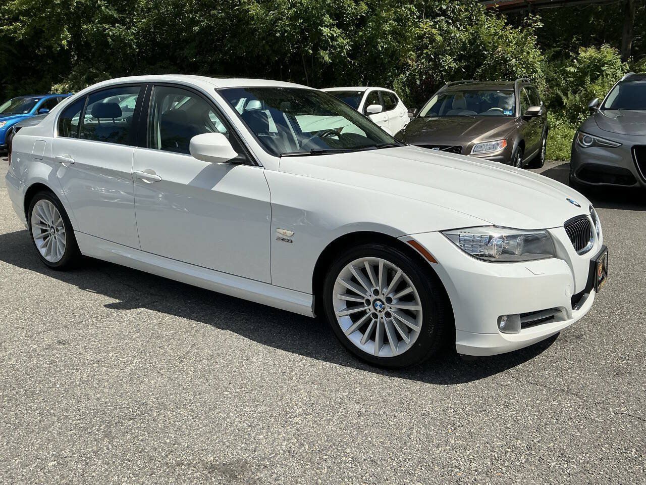 Used 2011 BMW 335i xDrive Sedan AWD/4WD image 3