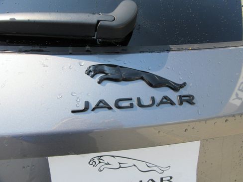 Used 2024 Jaguar F-PACE R-Dynamic S AWD/4WD image 9