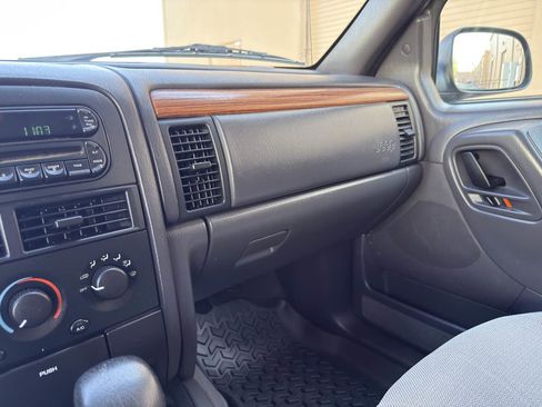 Used 1999 Jeep Grand Cherokee Laredo image 38