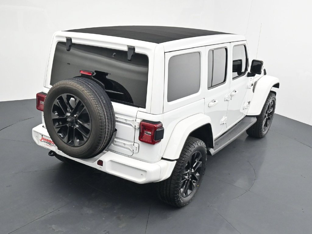 Used 2022 Jeep Wrangler Unlimited Sahara AWD/4WD image 29