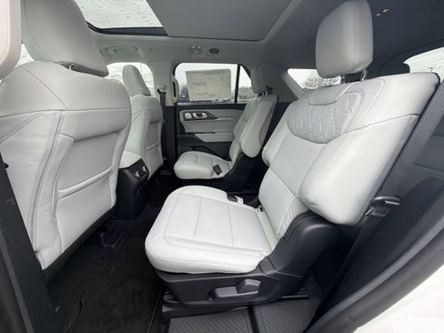 New 2026 Ford Explorer Platinum image 31