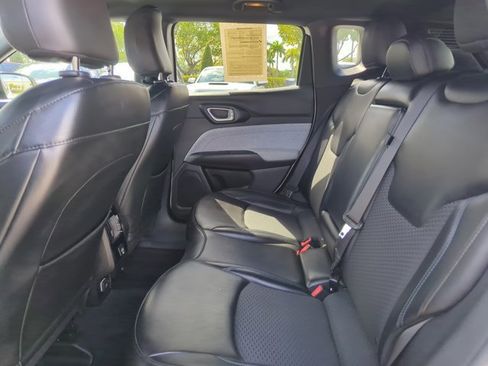 Used 2023 Jeep Compass Latitude image 18